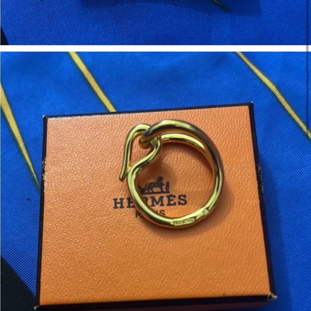 Hermes Gold Tone Jumbo Hook Scarf Ring w/box - Picture 3 of 4